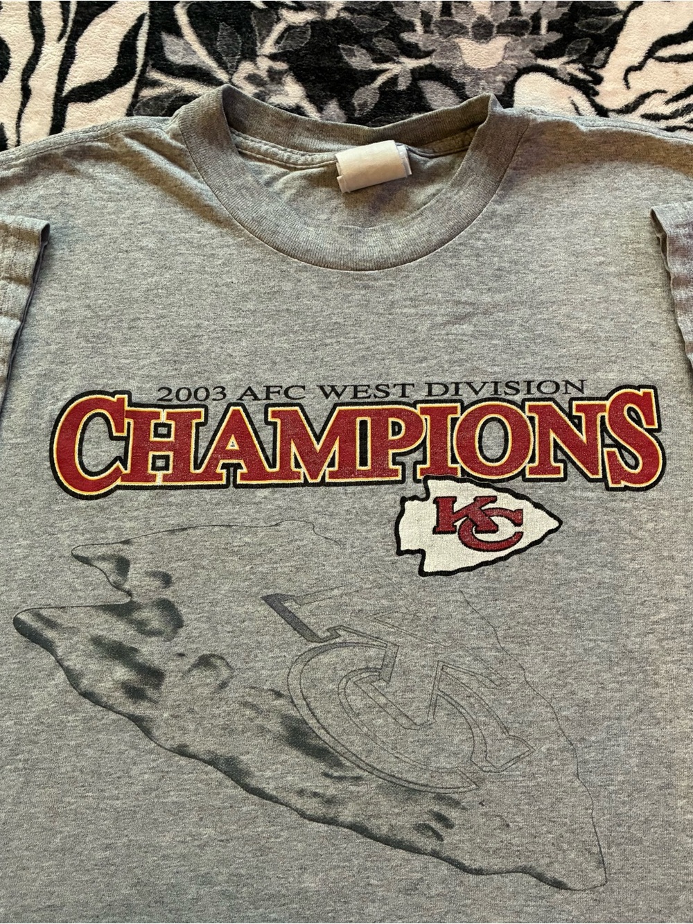 A4 - VINTAGE 00s KANSAS CITY CHIEFS NFL FOOTBALL Y2K T SHIRT